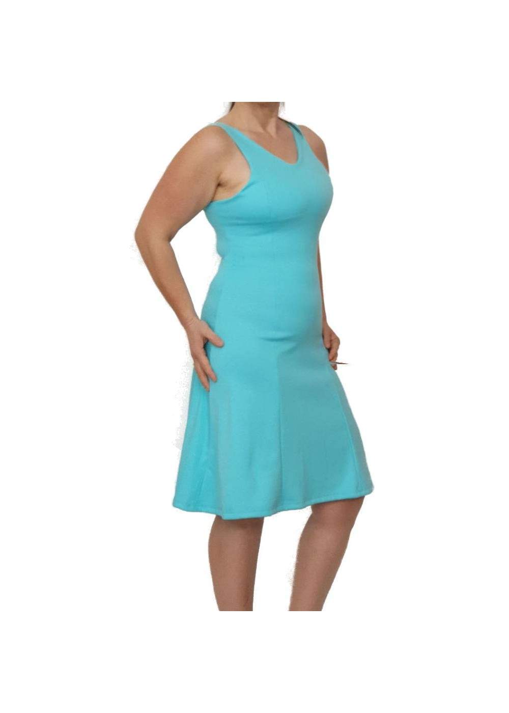 Trägerkleid mit V-Ausschnitt - 